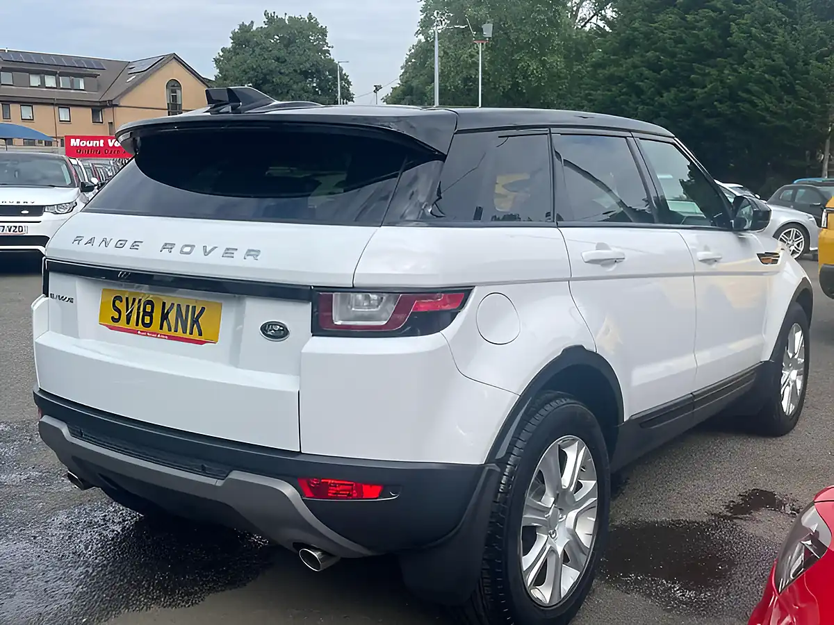 Used 2018 Land Rover Range Rover Evoque Se Tech White - Interior and Exterior details 9