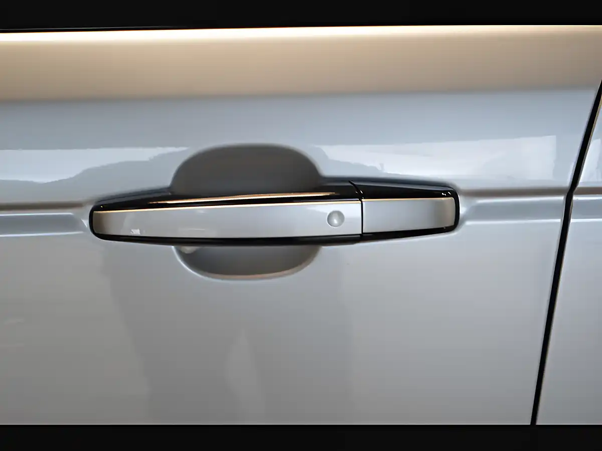 Used 2018 Land Rover Range Rover Sport Autobiography Dynamic Indus Silver - Interior and Exterior details 17