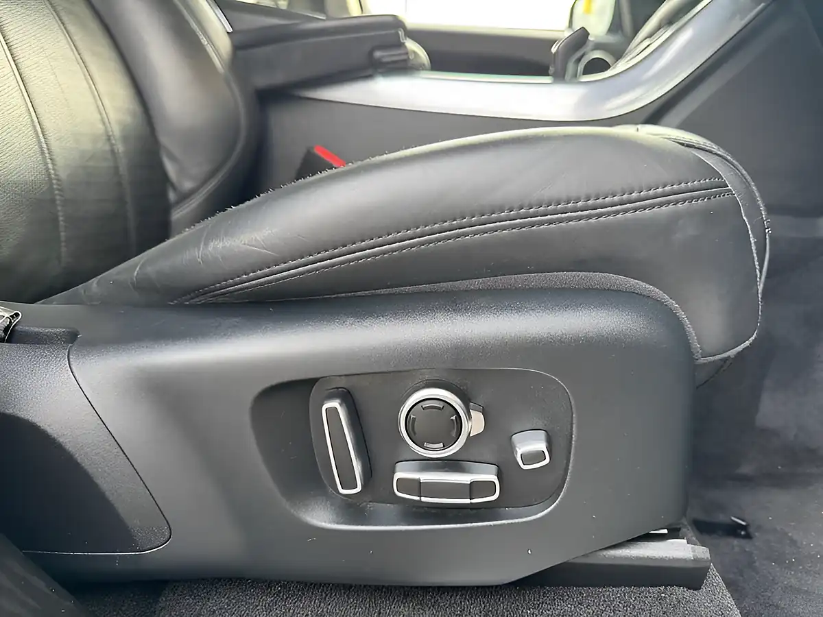 Used 2018 Land Rover Range Rover Sport Autobiography Dynamic Silver - Interior and Exterior details 11