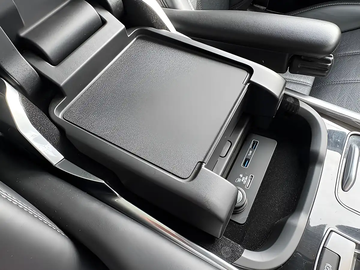 Used 2018 Land Rover Range Rover Sport Autobiography Dynamic Silver - Interior and Exterior details 17
