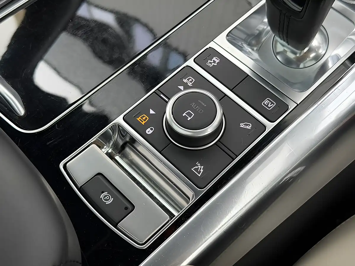 Used 2018 Land Rover Range Rover Sport Hse Dynamic Grey - Interior and Exterior details 17