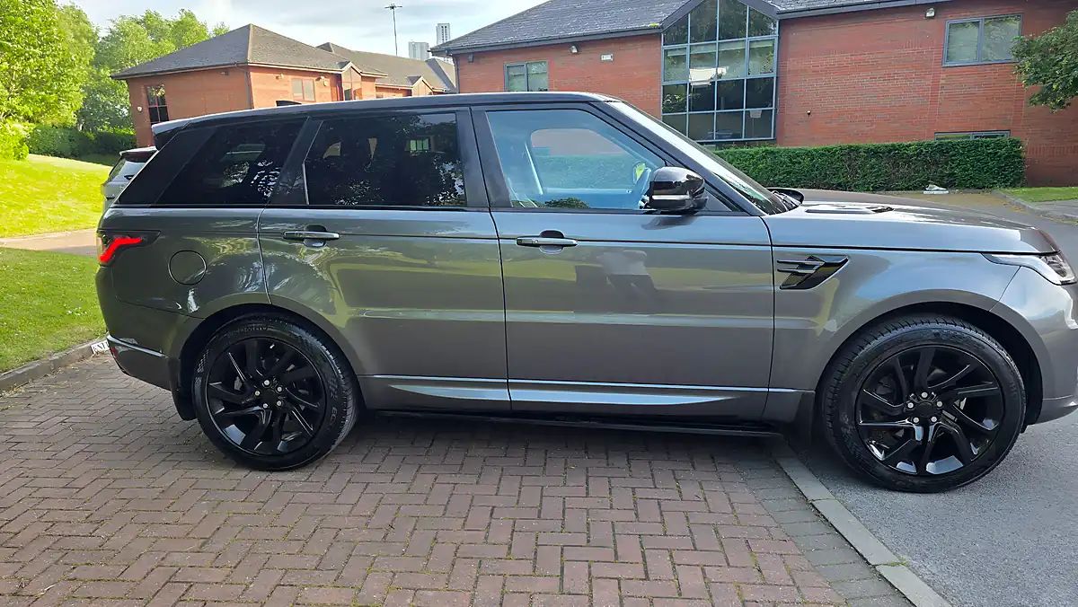 Used 2018 Land Rover Range Rover Sport Hse Dynamic Grey - Interior and Exterior details 9