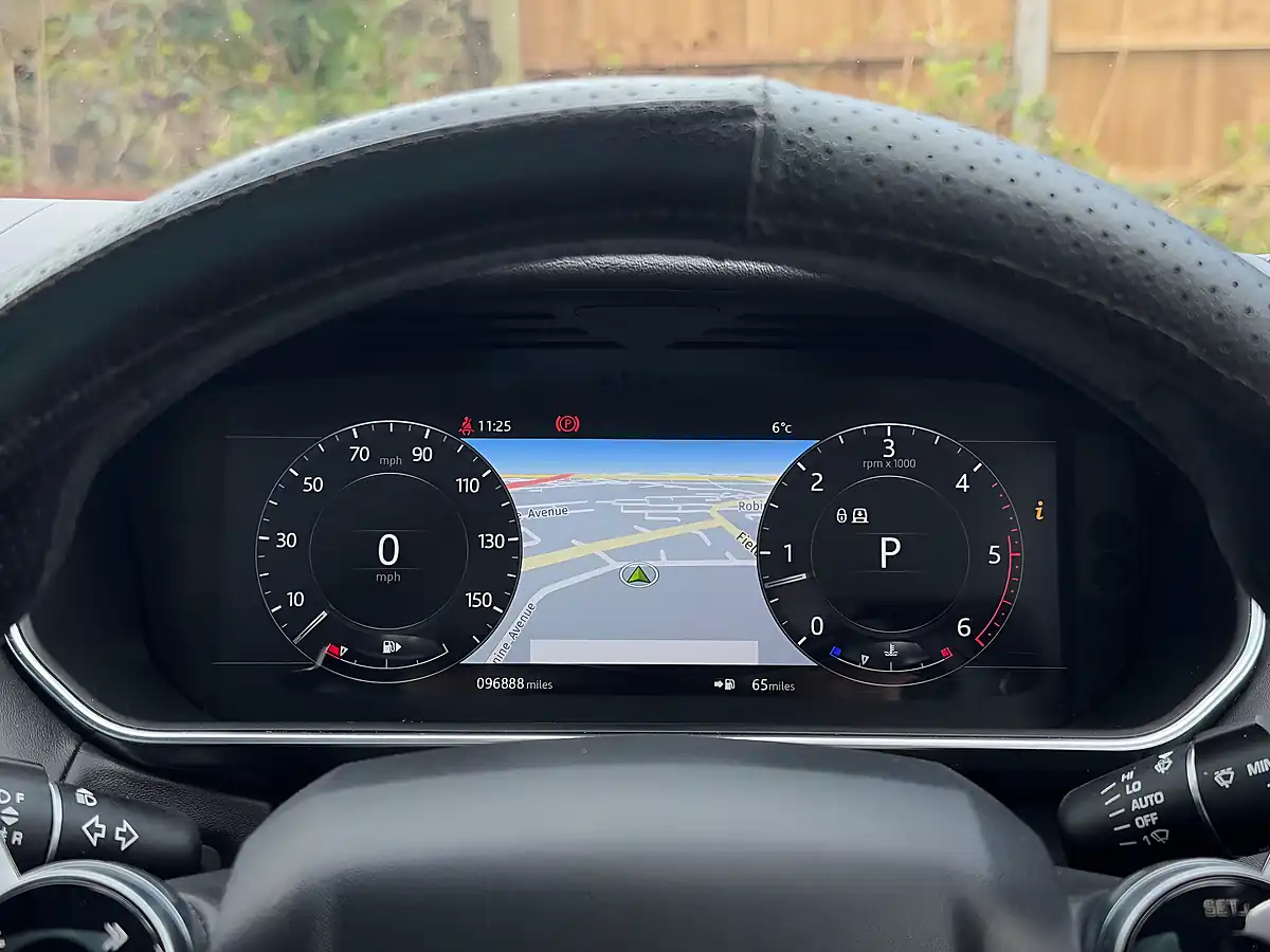 Used 2018 Land Rover Range Rover Sport Hse Dynamic Red - Interior and Exterior details 13