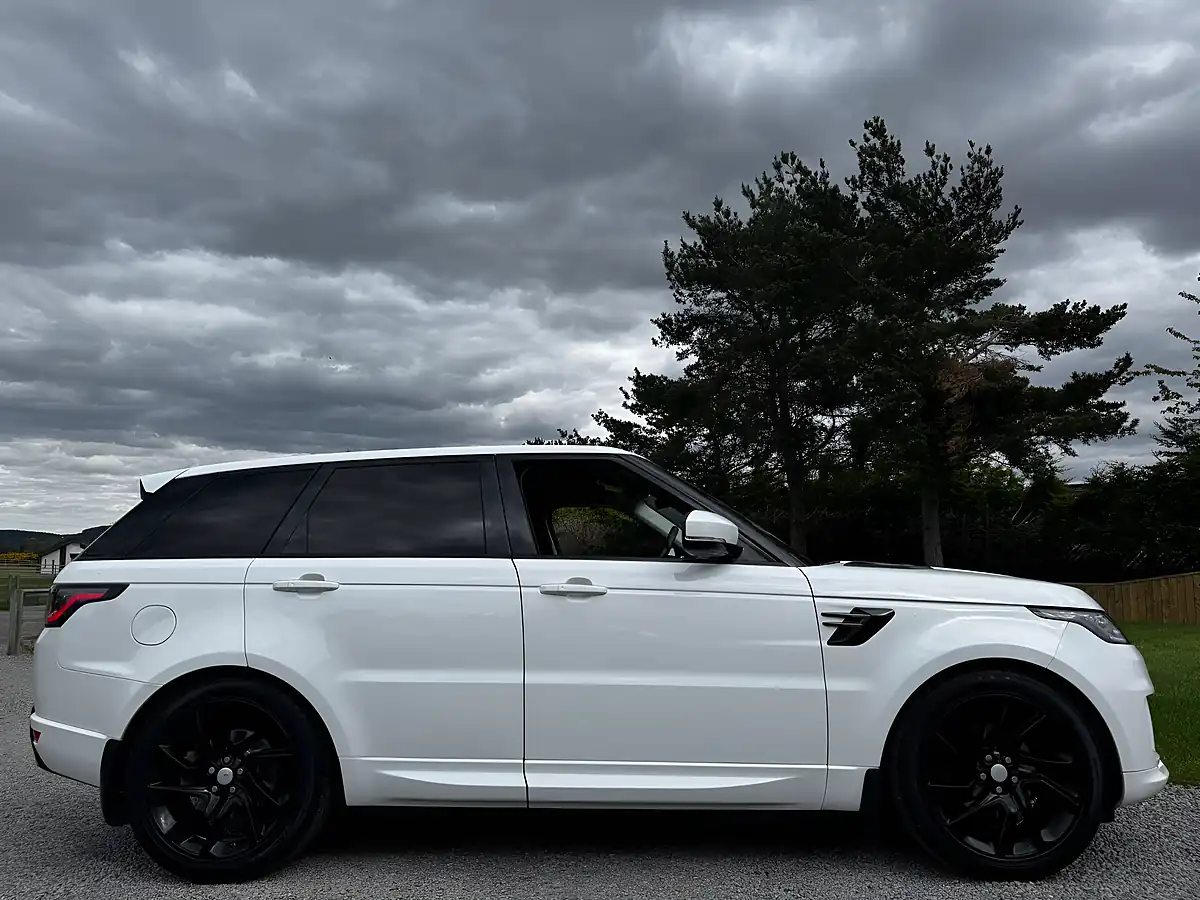 Used 2018 Land Rover Range Rover Sport Hse Dynamic White - Interior and Exterior details 2