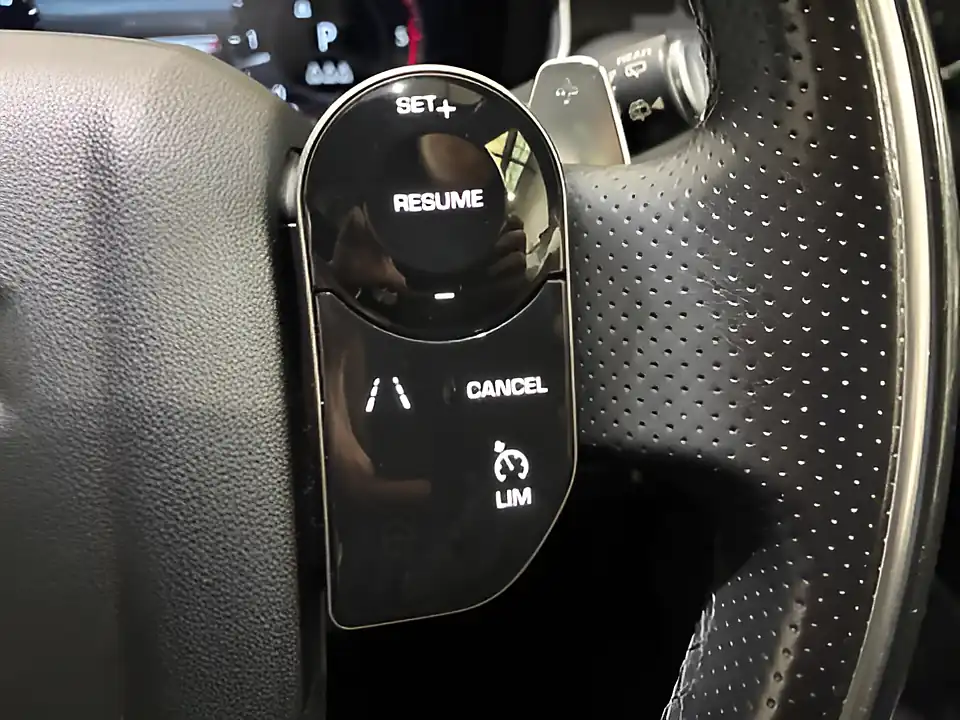 Used 2018 Land Rover Range Rover Sport Hse Dynamic White - Interior and Exterior details 13