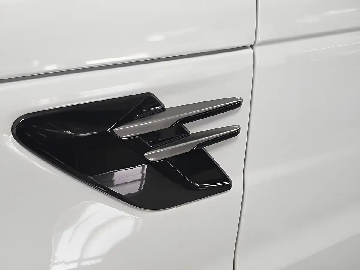 Used 2018 Land Rover Range Rover Sport Hse Dynamic White - Interior and Exterior details 15