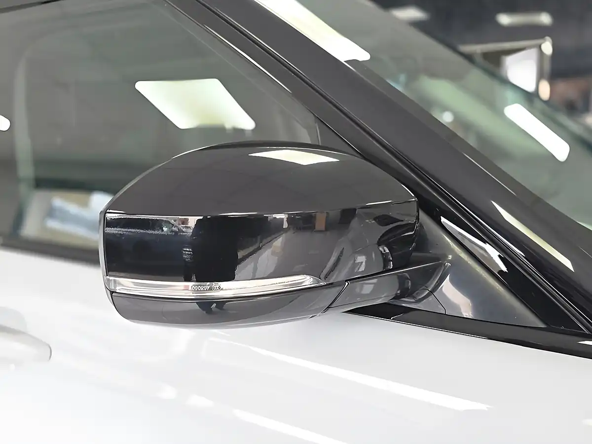 Used 2018 Land Rover Range Rover Sport Hse Dynamic White - Interior and Exterior details 17