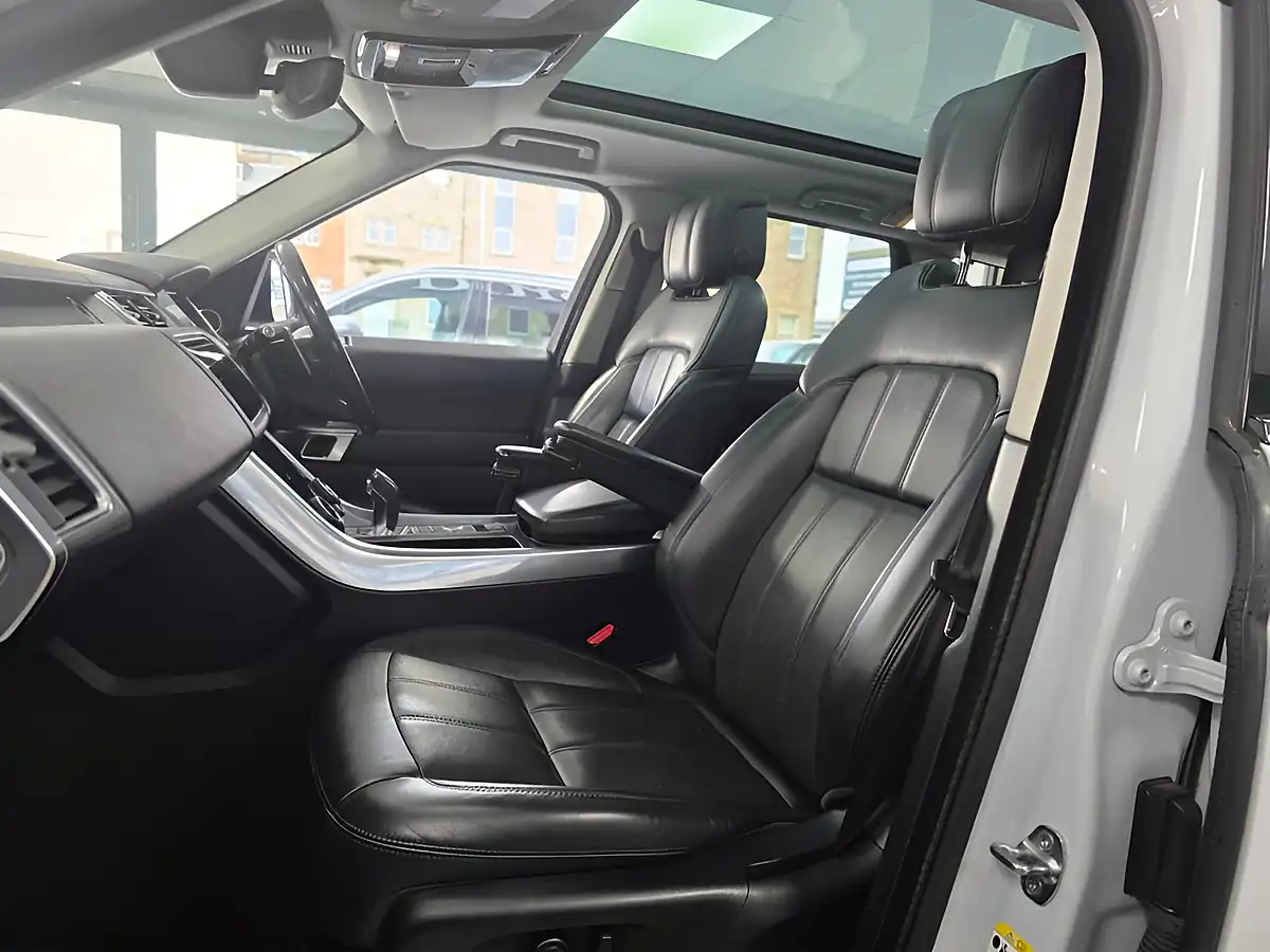 Used 2018 Land Rover Range Rover Sport Hse Dynamic White - Interior and Exterior details 7