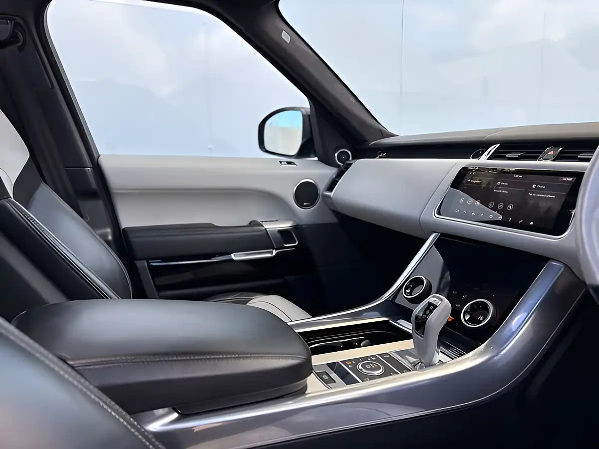 Used 2018 Land Rover Range Rover Sport Svr Corris Grey - Interior and Exterior details 10