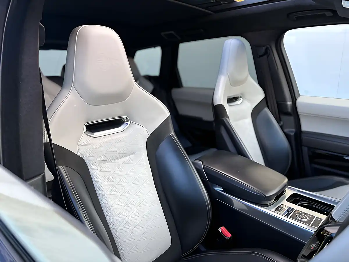 Used 2018 Land Rover Range Rover Sport Svr Corris Grey - Interior and Exterior details 15