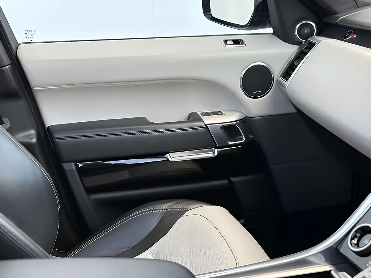 Used 2018 Land Rover Range Rover Sport Svr Corris Grey - Interior and Exterior details 18