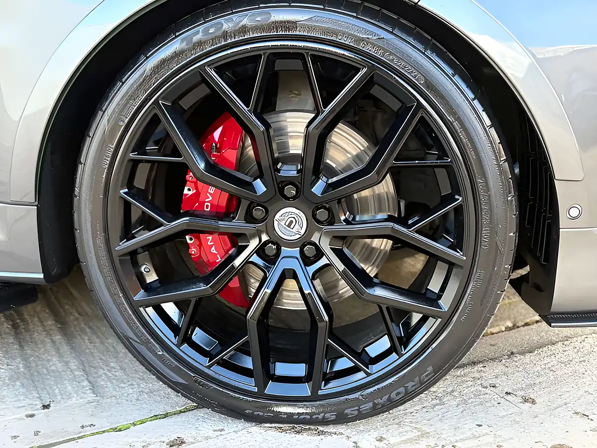 Used 2018 Land Rover Range Rover Sport Svr Corris Grey - Interior and Exterior details 8