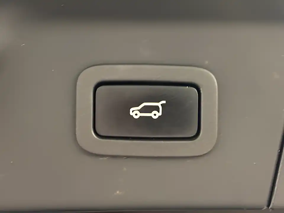 Used 2018 Land Rover Range Rover Velar Hse Black - Interior and Exterior details 14