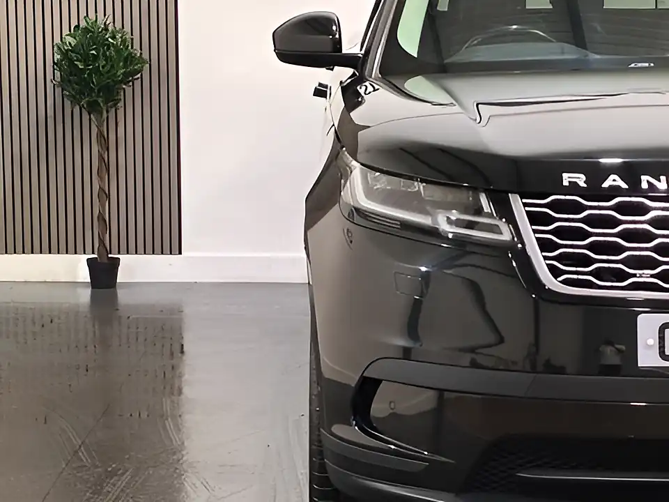 Used 2018 Land Rover Range Rover Velar Hse Black - Interior and Exterior details 8