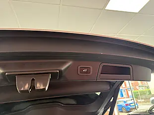 Used 2018 Land Rover Range Rover Velar Hse White - Interior and Exterior details 10