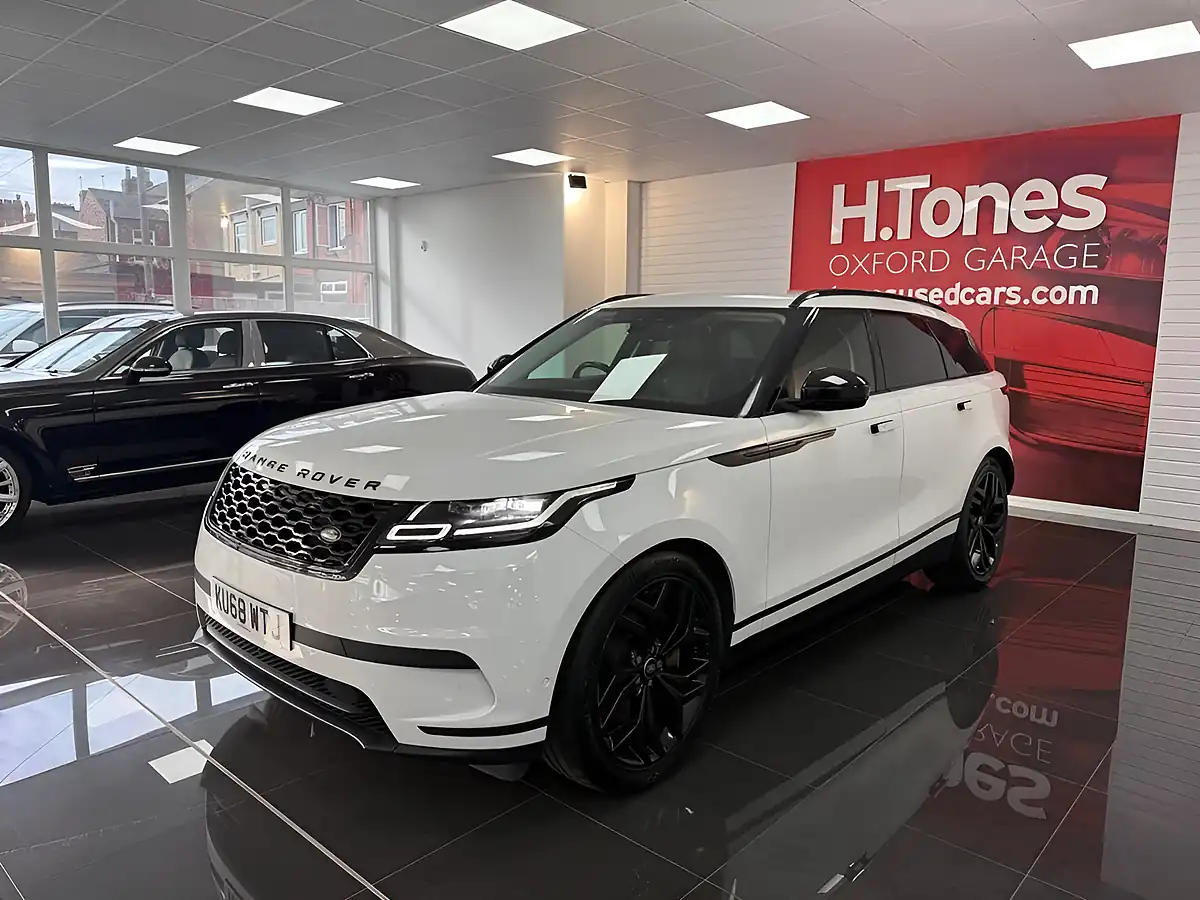 Used 2018 Land Rover Range Rover Velar Hse White - Interior and Exterior details 13