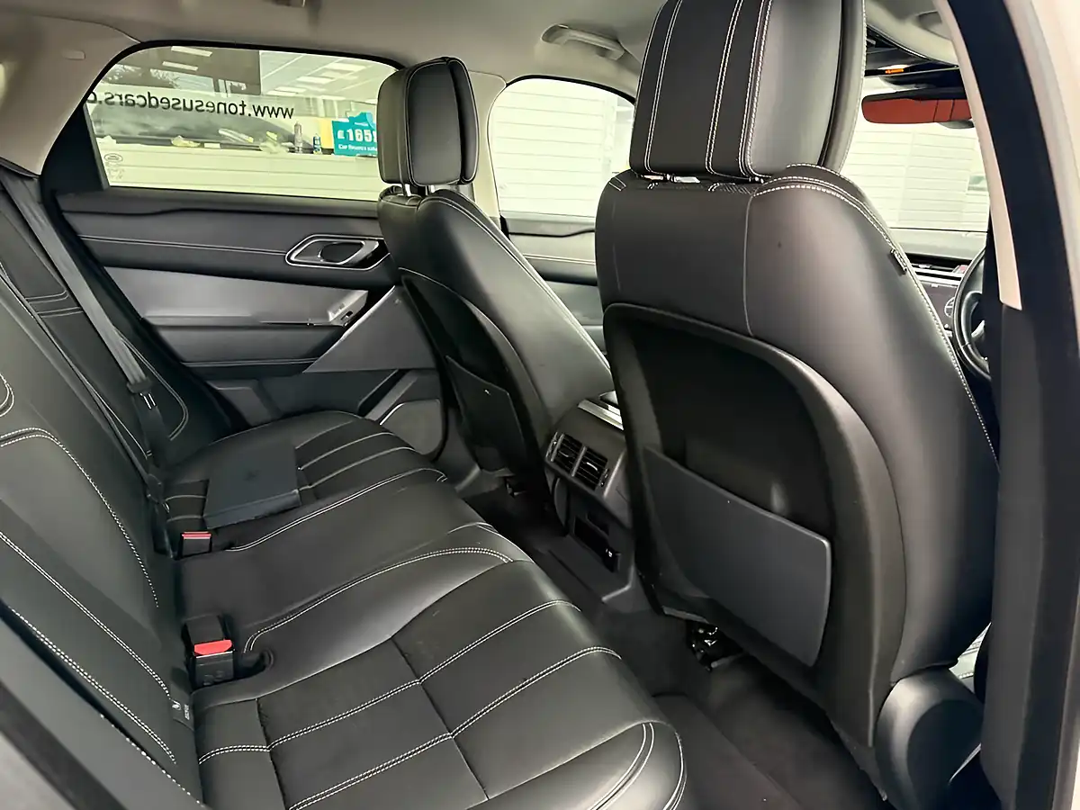 Used 2018 Land Rover Range Rover Velar Hse White - Interior and Exterior details 4