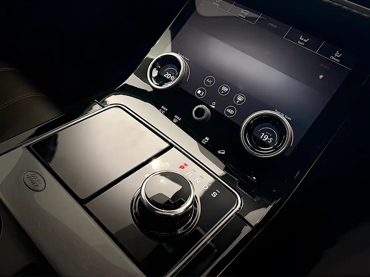 Used 2018 Land Rover Range Rover Velar R-Dynamic Black - Interior and Exterior details 11
