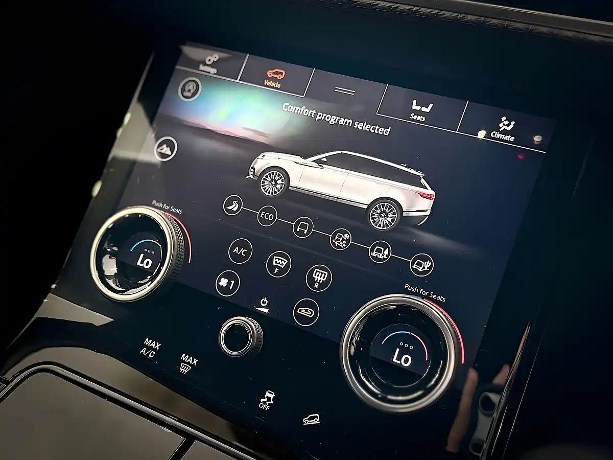 Used 2018 Land Rover Range Rover Velar R-Dynamic Black - Interior and Exterior details 14