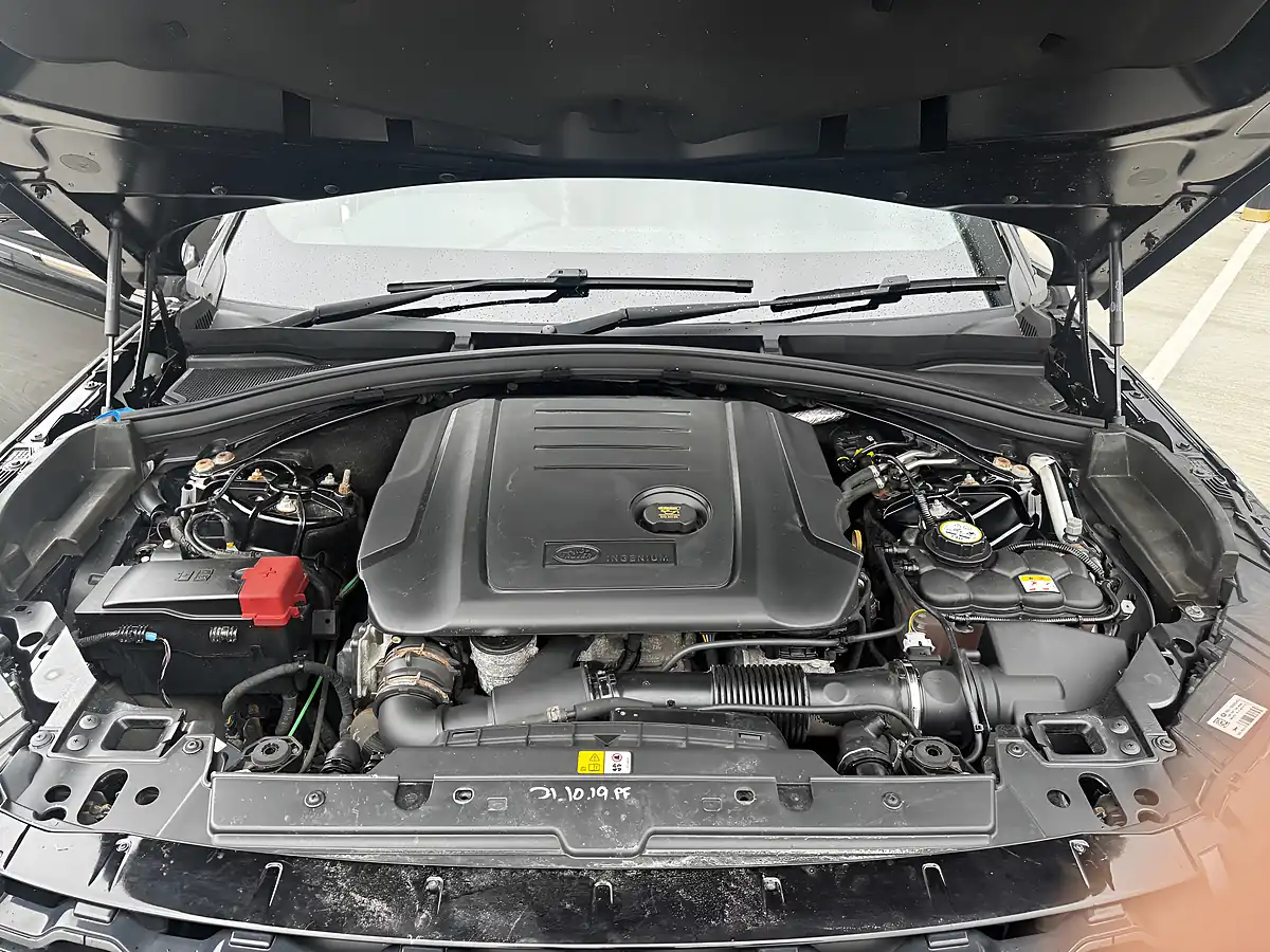 Used 2018 Land Rover Range Rover Velar R-Dynamic Hse Black - Interior and Exterior details 13