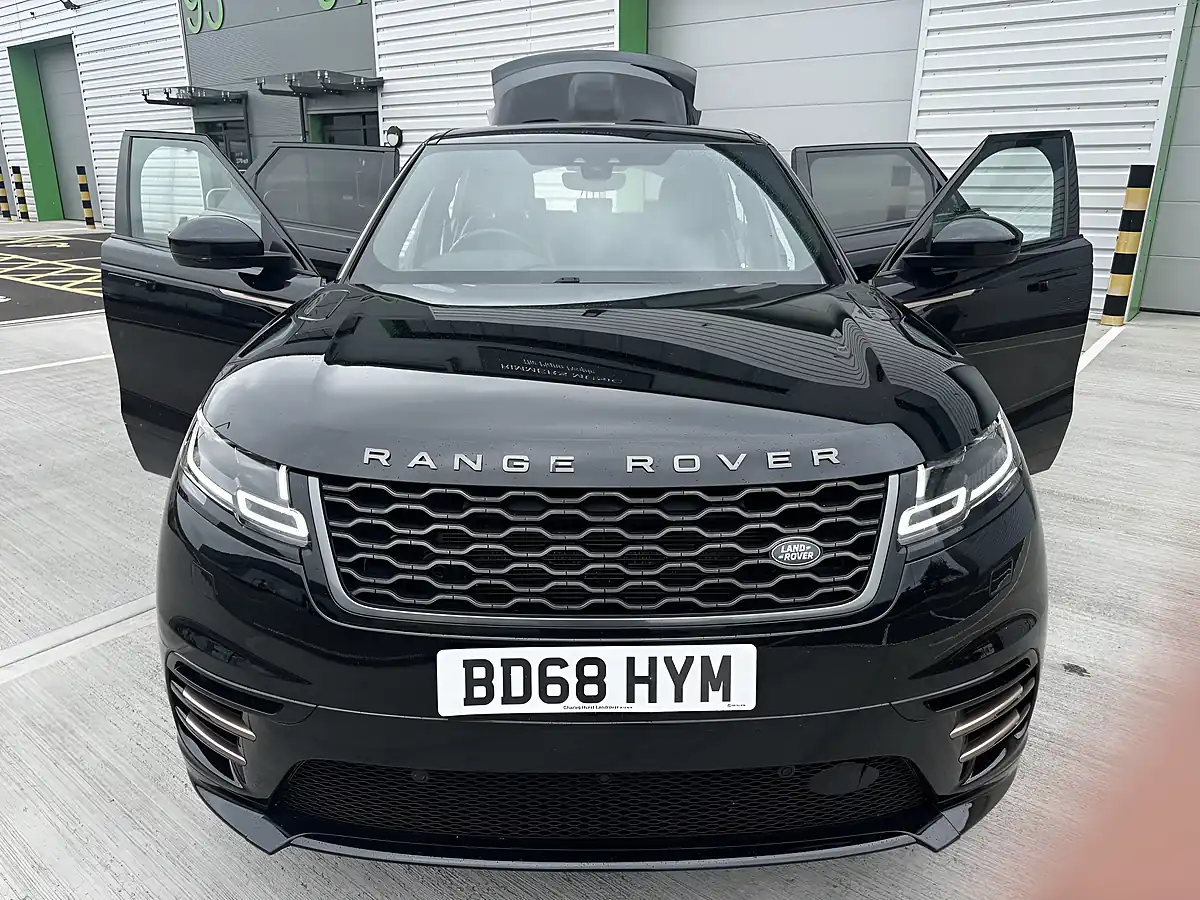 Used 2018 Land Rover Range Rover Velar R-Dynamic Hse Black - Interior and Exterior details 14