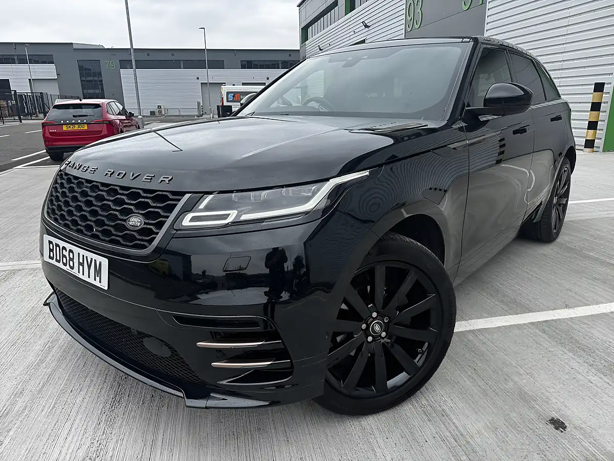 Used 2018 Land Rover Range Rover Velar R-Dynamic Hse Black - Interior and Exterior details 3