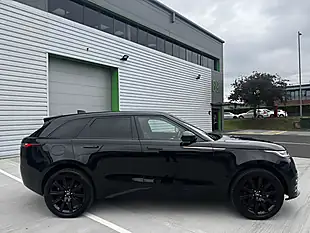 Used 2018 Land Rover Range Rover Velar R-Dynamic Hse Black - Interior and Exterior details 6