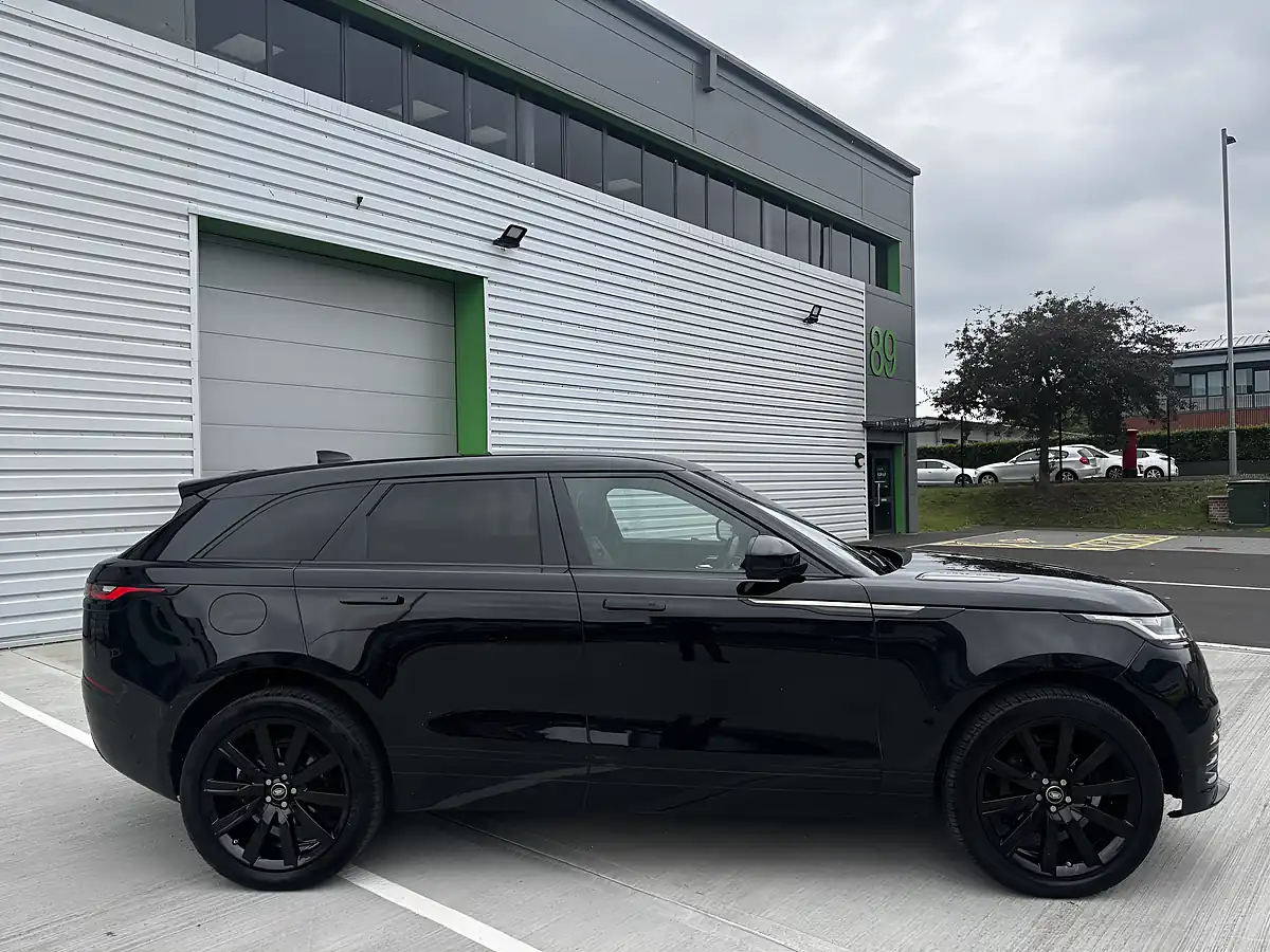 Used 2018 Land Rover Range Rover Velar R-Dynamic Hse Black - Interior and Exterior details 6