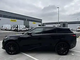 Used 2018 Land Rover Range Rover Velar R-Dynamic Hse Black - Interior and Exterior details 7