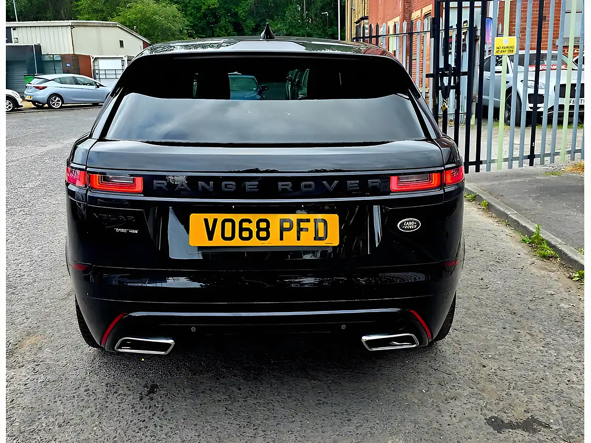 Used 2018 Land Rover Range Rover Velar R-Dynamic Hse Black - Interior and Exterior details 10