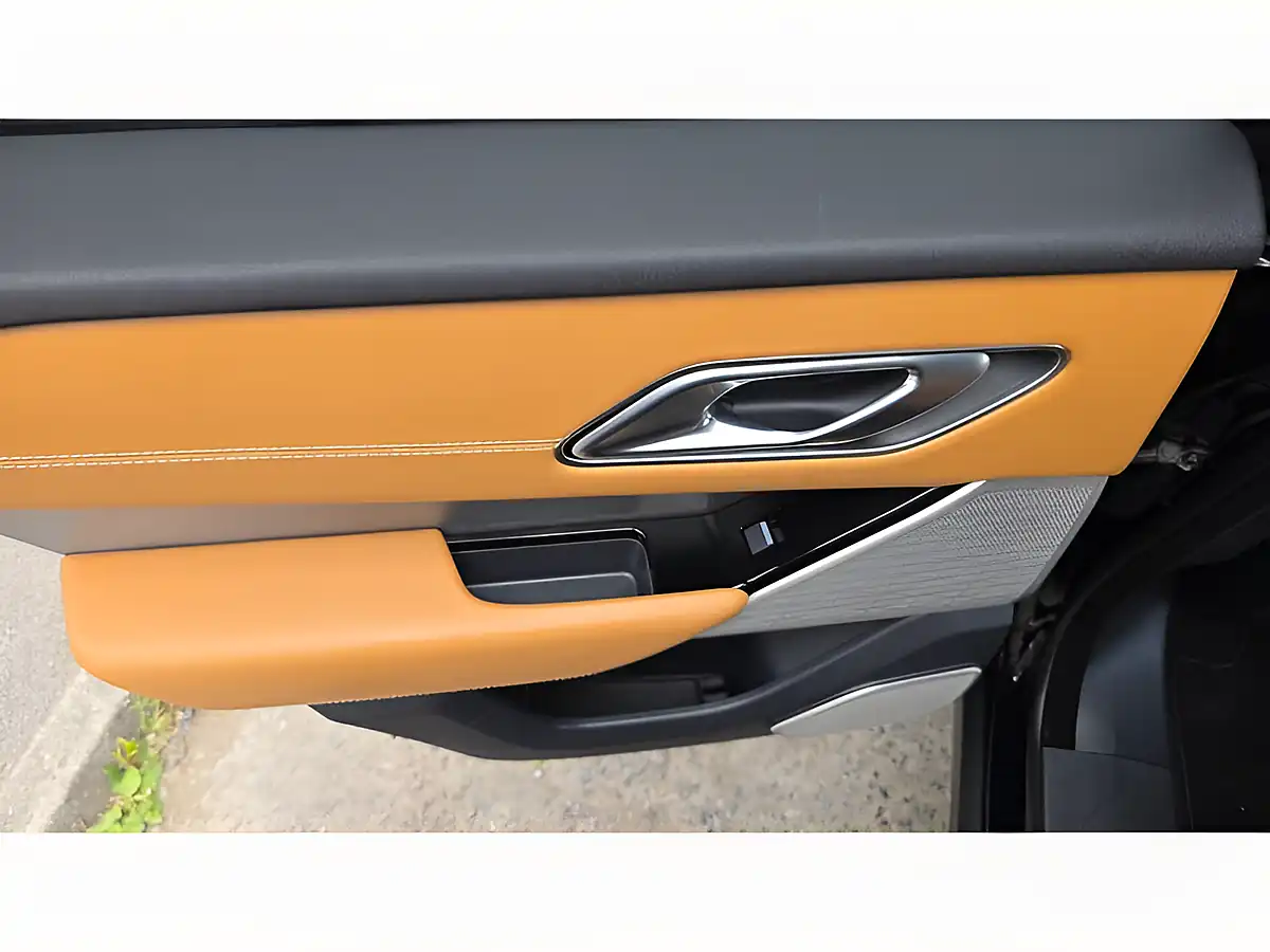 Used 2018 Land Rover Range Rover Velar R-Dynamic Hse Black - Interior and Exterior details 16