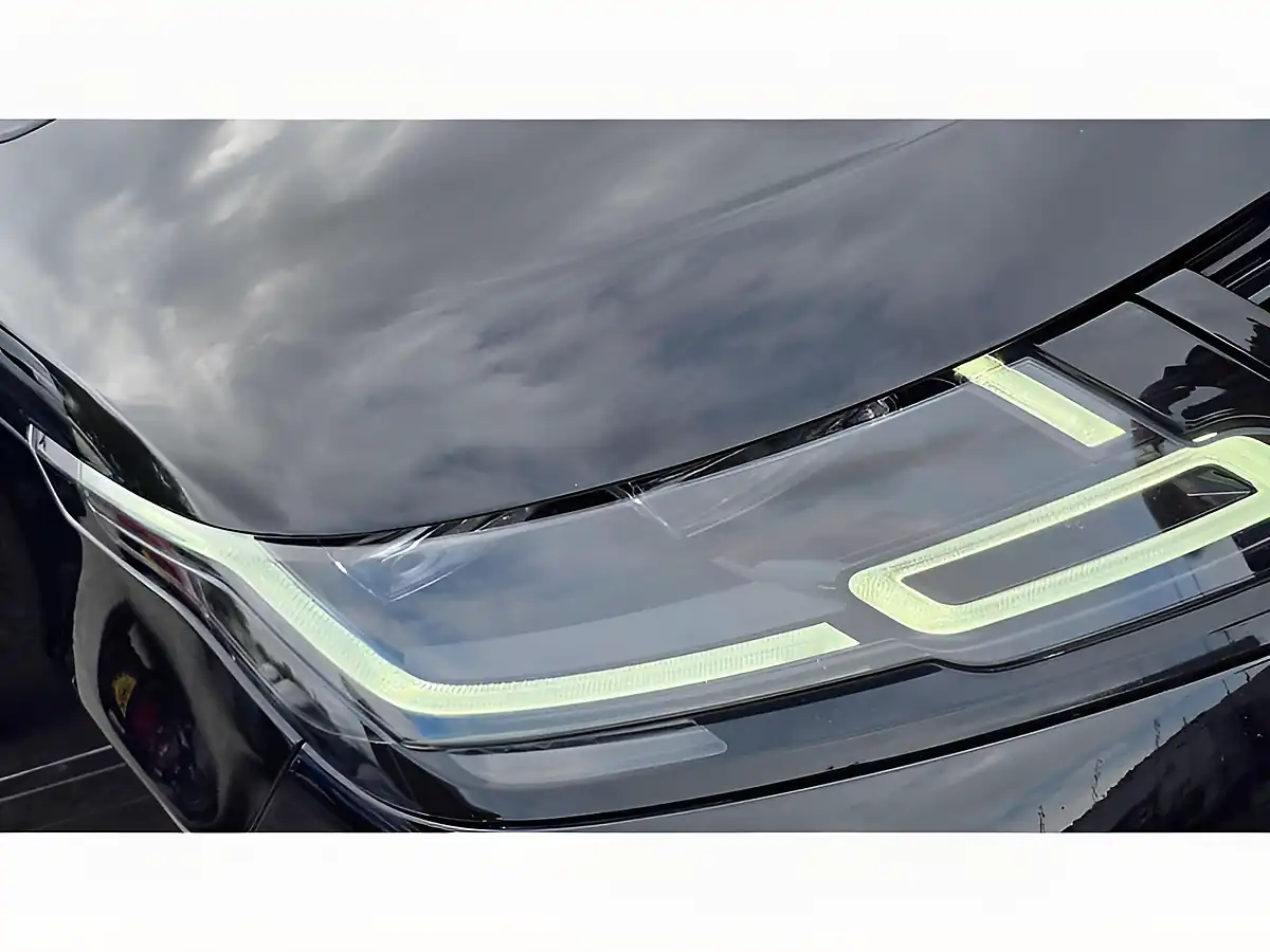 Used 2018 Land Rover Range Rover Velar R-Dynamic Hse Black - Interior and Exterior details 2
