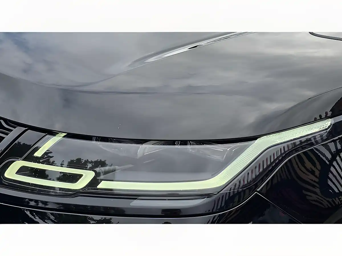 Used 2018 Land Rover Range Rover Velar R-Dynamic Hse Black - Interior and Exterior details 3