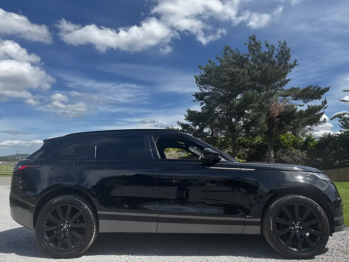 Used 2018 Land Rover Range Rover Velar R-Dynamic Hse Black - Interior and Exterior details 11