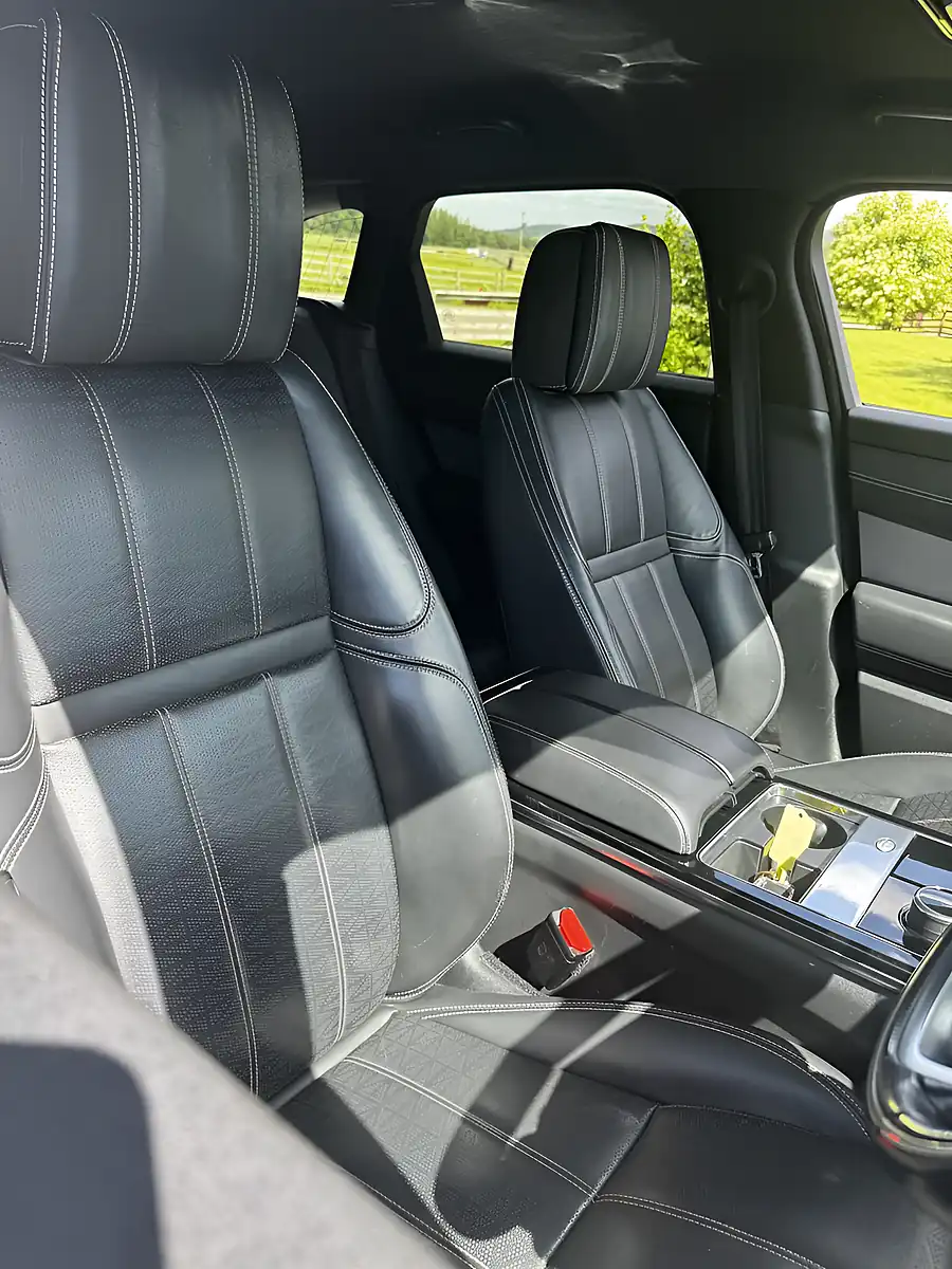 Used 2018 Land Rover Range Rover Velar R-Dynamic Hse Black - Interior and Exterior details 14