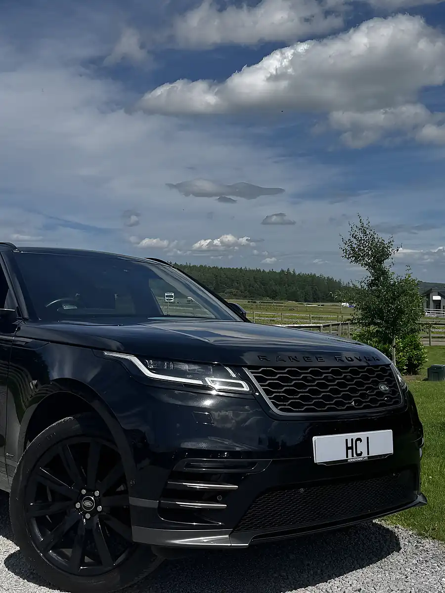 Used 2018 Land Rover Range Rover Velar R-Dynamic Hse Black - Interior and Exterior details 3