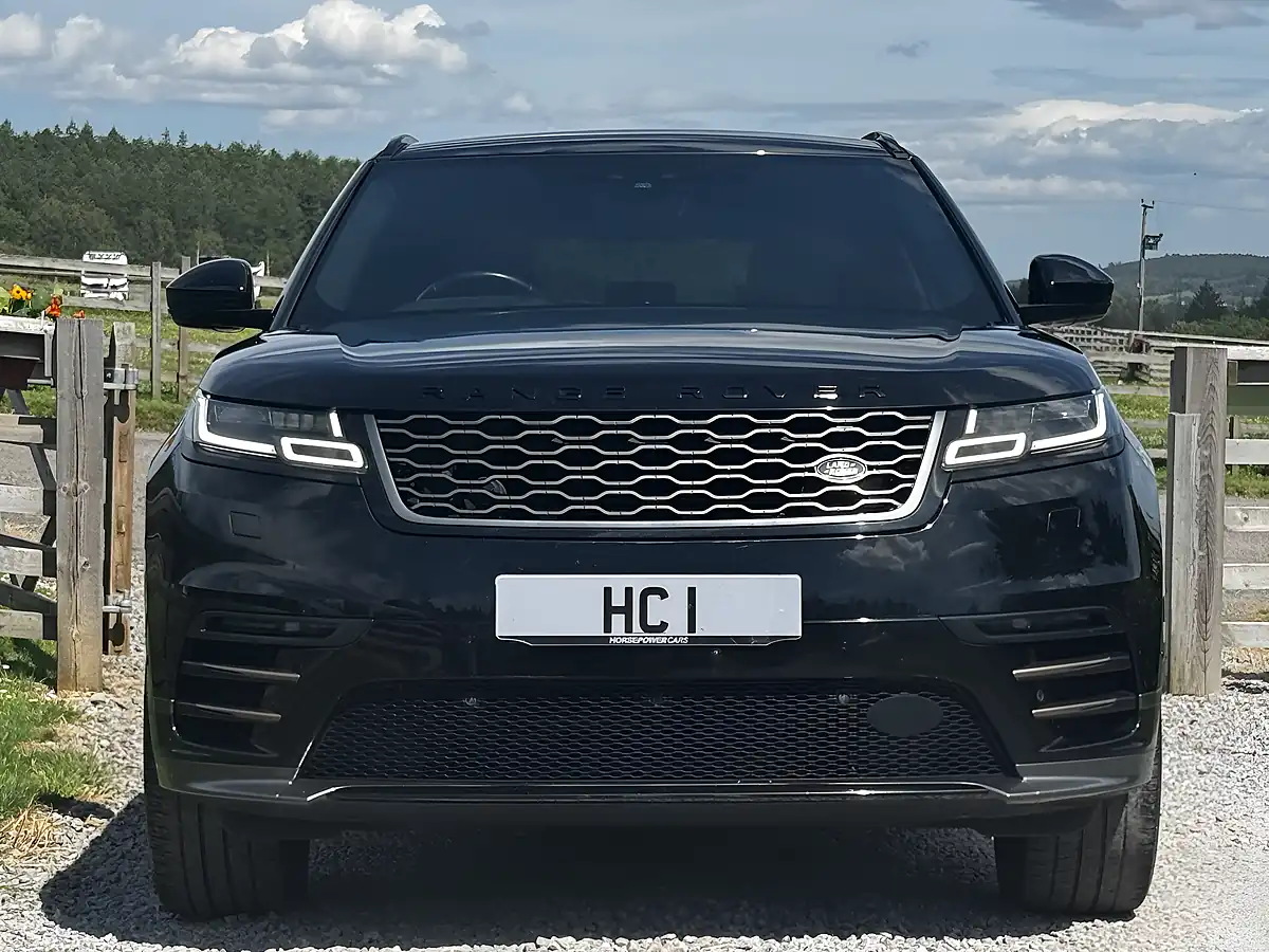 Used 2018 Land Rover Range Rover Velar R-Dynamic Hse Black - Interior and Exterior details 7