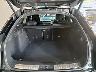 Used 2018 Land Rover Range Rover Velar R-Dynamic Hse Black - Interior and Exterior details 20