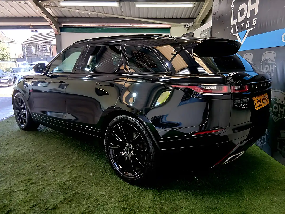 Used 2018 Land Rover Range Rover Velar R-Dynamic Hse Black - Interior and Exterior details 5