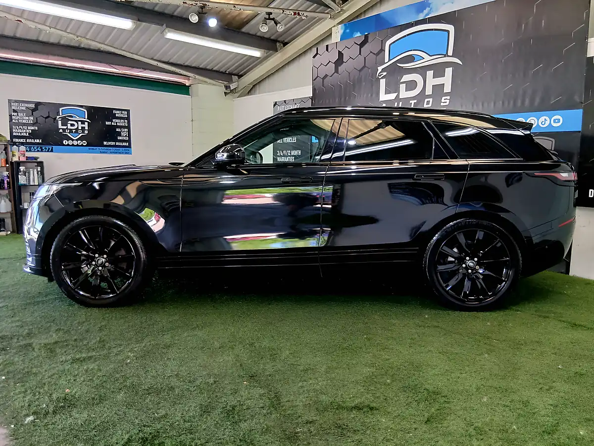 Used 2018 Land Rover Range Rover Velar R-Dynamic Hse Black - Interior and Exterior details 6