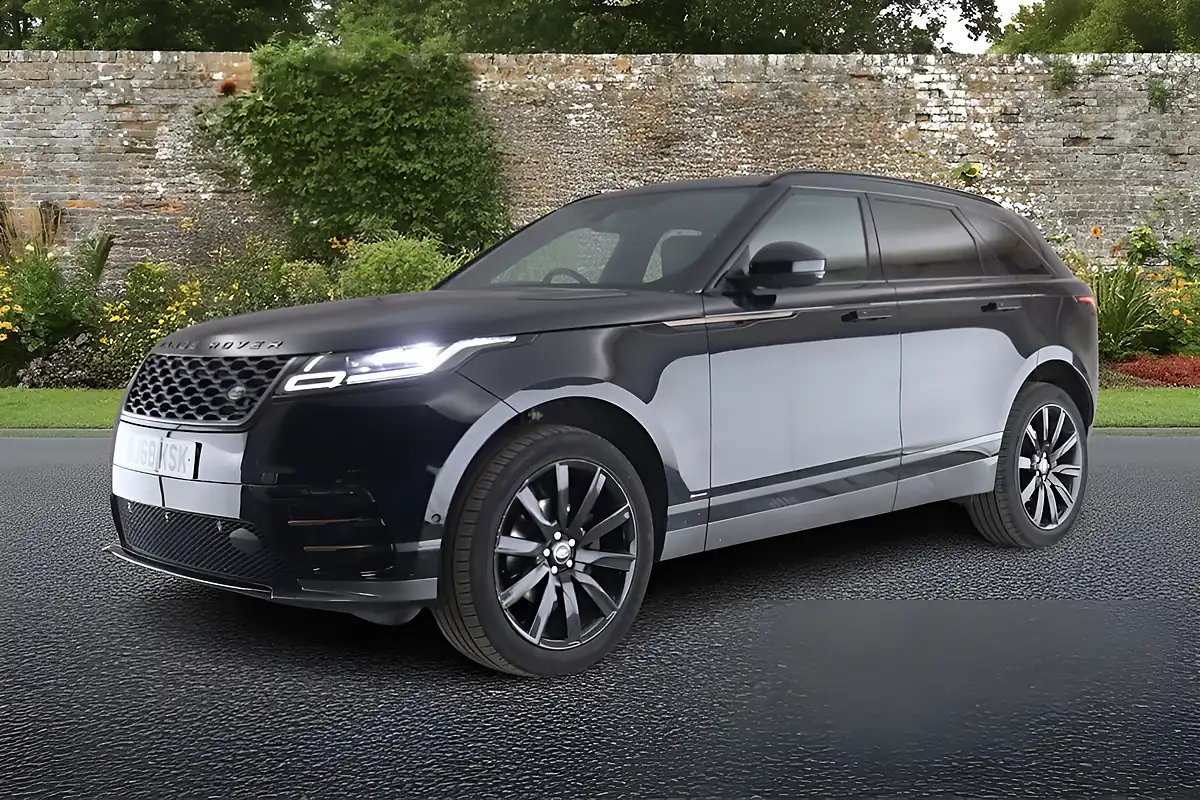 Used 2018 Land Rover Range Rover Velar R-Dynamic Hse Black - Interior and Exterior details 3