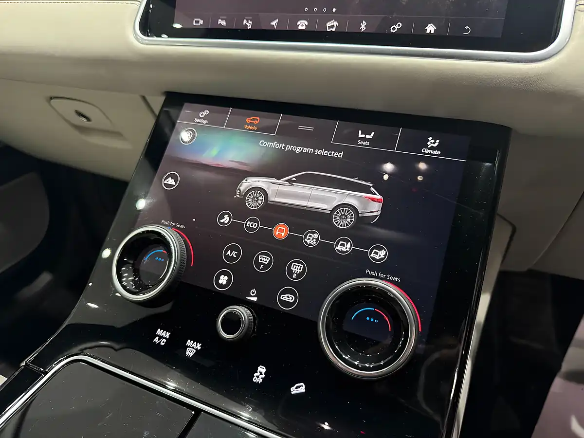 Used 2018 Land Rover Range Rover Velar R-Dynamic Hse Black - Interior and Exterior details 14