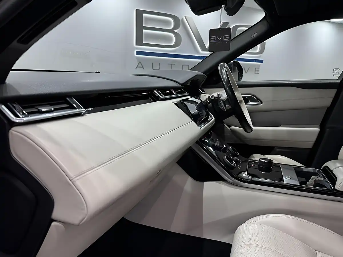 Used 2018 Land Rover Range Rover Velar R-Dynamic Hse Black - Interior and Exterior details 17