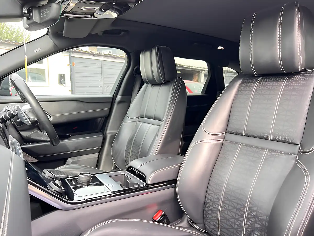 Used 2018 Land Rover Range Rover Velar R-Dynamic Hse Black - Interior and Exterior details 20