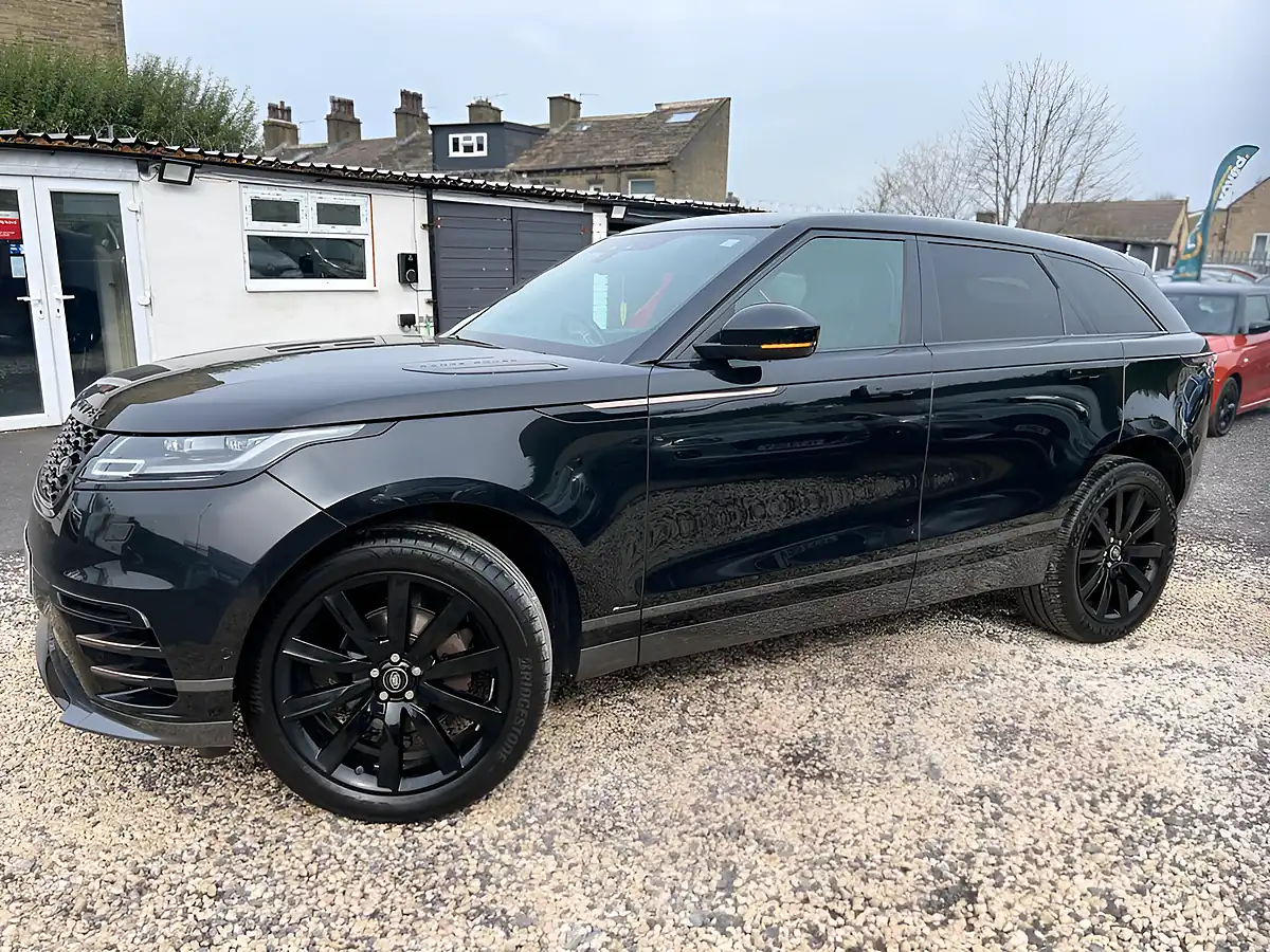 Used 2018 Land Rover Range Rover Velar R-Dynamic Hse Black - Interior and Exterior details 3