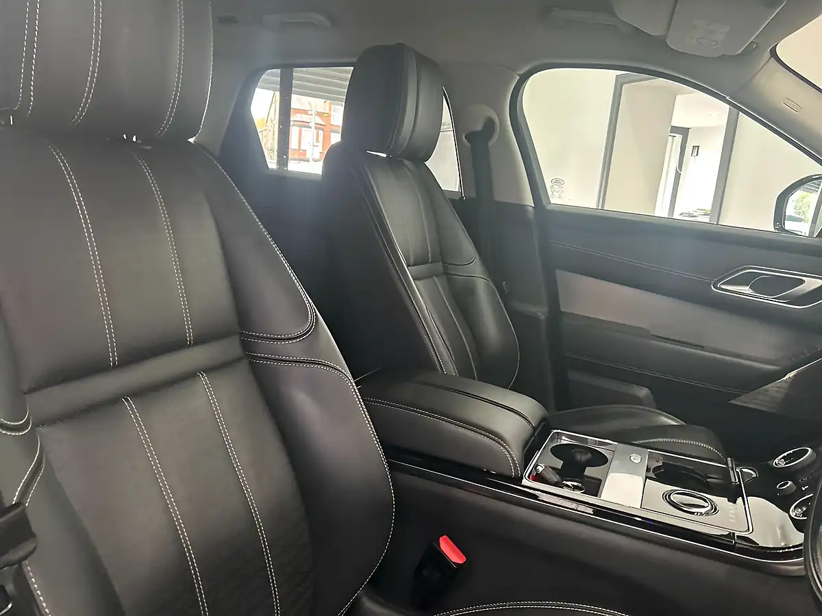 Used 2018 Land Rover Range Rover Velar R-Dynamic Hse Black - Interior and Exterior details 12