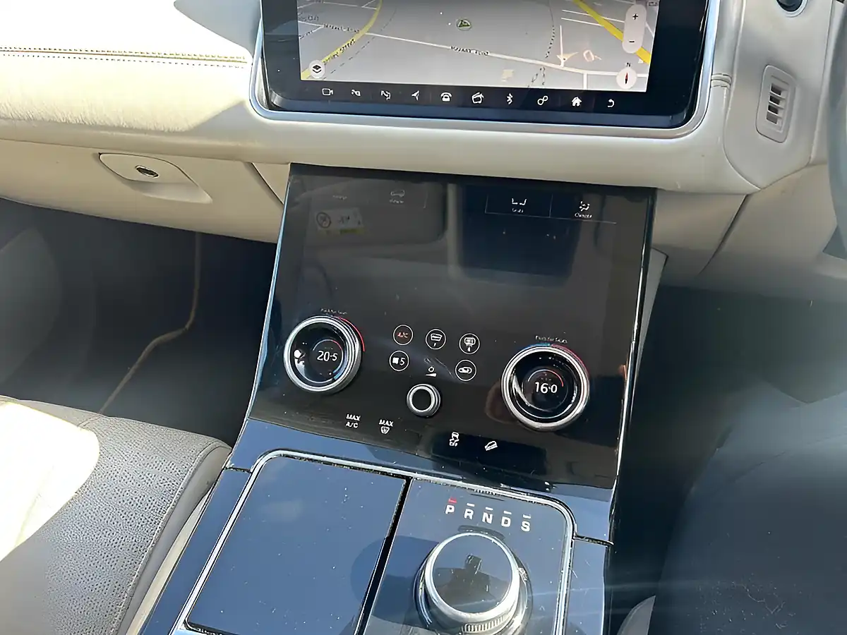 Used 2018 Land Rover Range Rover Velar R-Dynamic Hse Black - Interior and Exterior details 12