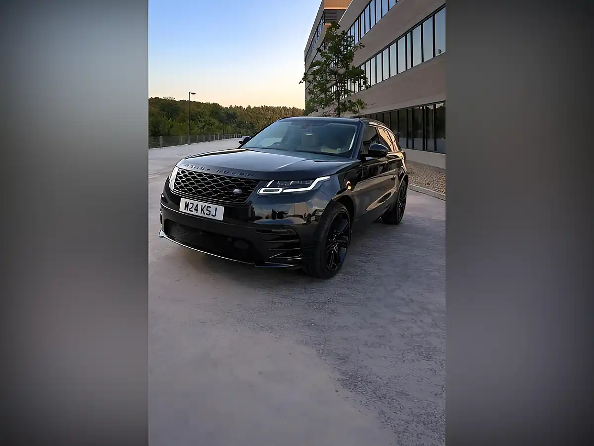 Used 2018 Land Rover Range Rover Velar R-Dynamic Hse Black - Interior and Exterior details 2