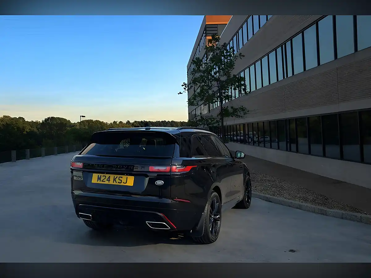Used 2018 Land Rover Range Rover Velar R-Dynamic Hse Black - Interior and Exterior details 5