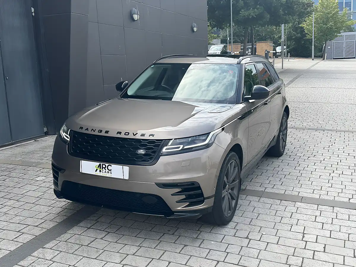 Used 2018 Land Rover Range Rover Velar R-Dynamic Hse Brown - Interior and Exterior details 11